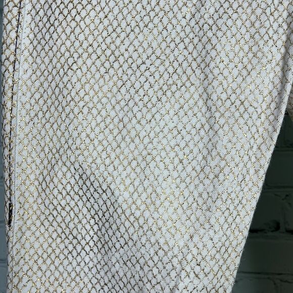 TRUE RELIGION Mid Rise  Skinny Off White w/sparkly gold pattern sz 27 - Picture 7 of 7